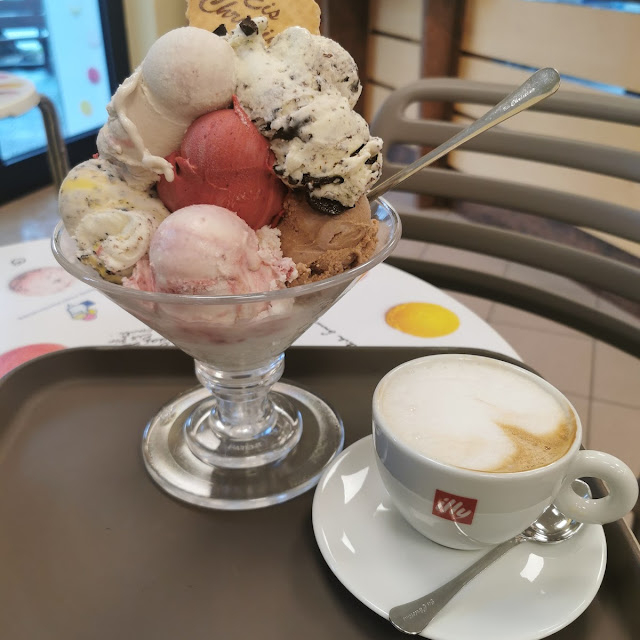 7 Kugeln Eis Gemischt