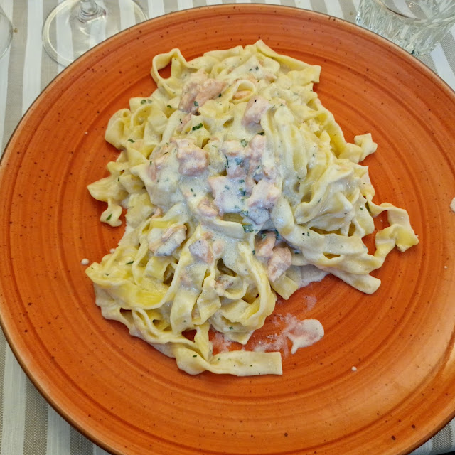 Tagliatelle Al Salmone
