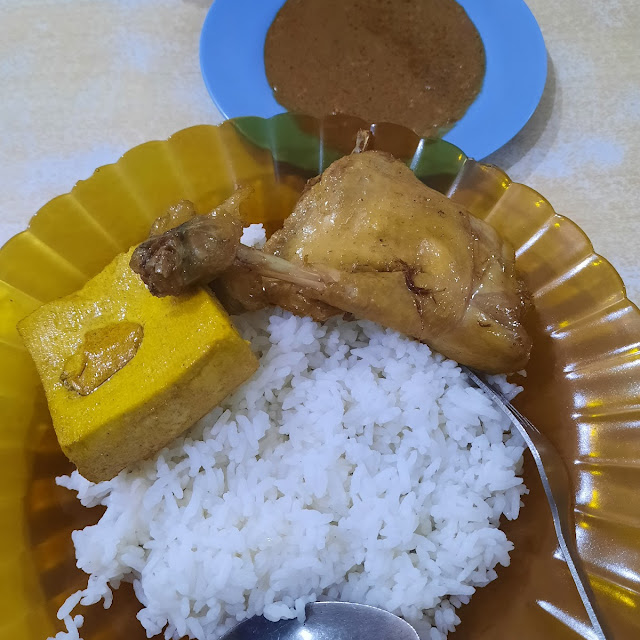 Nasi Ayam Dan Tahu