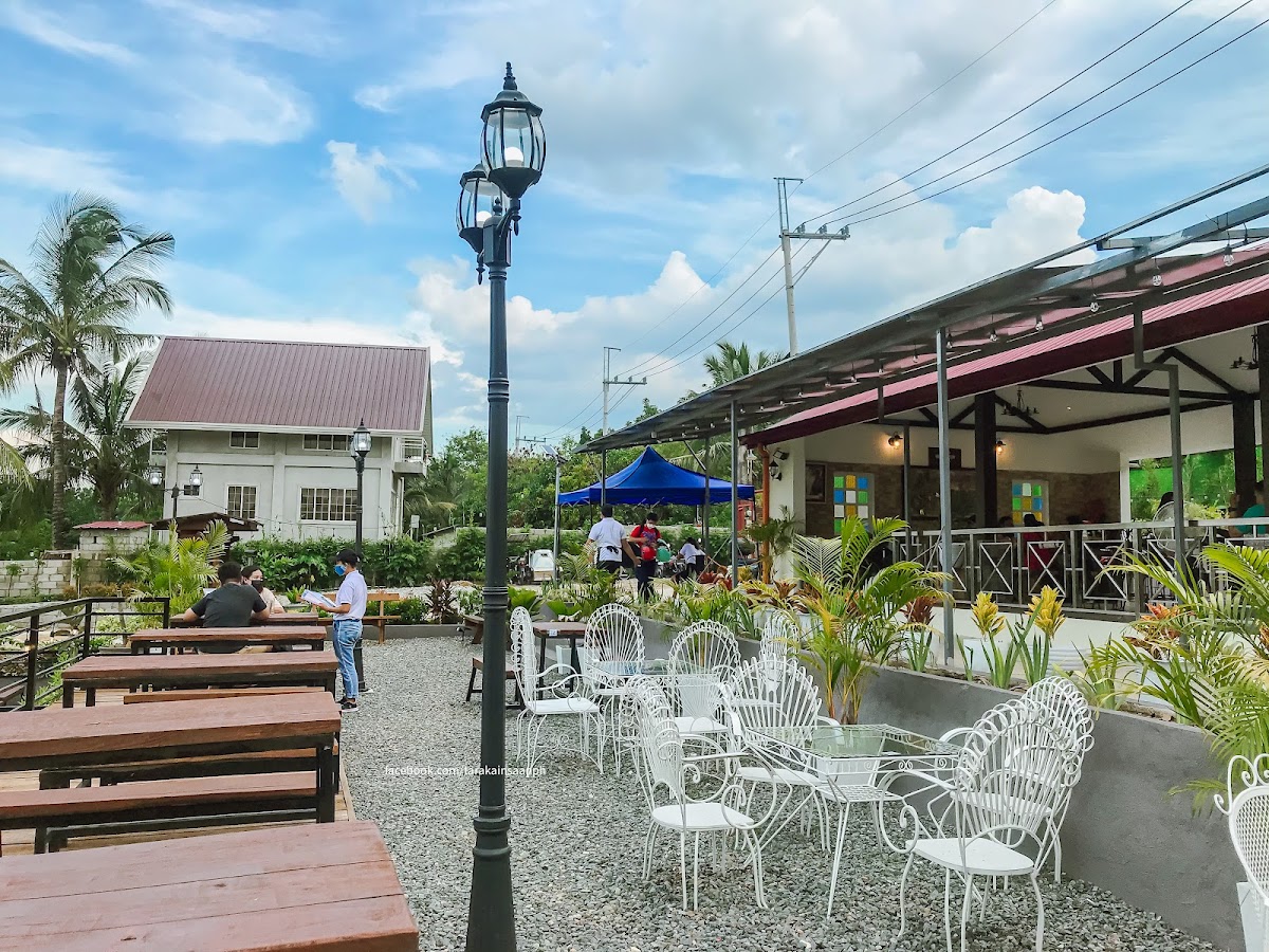 Petra’s Kitchen and Cafe