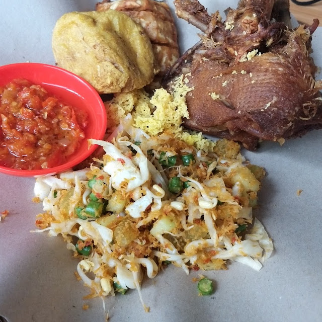 Bebek Goreng