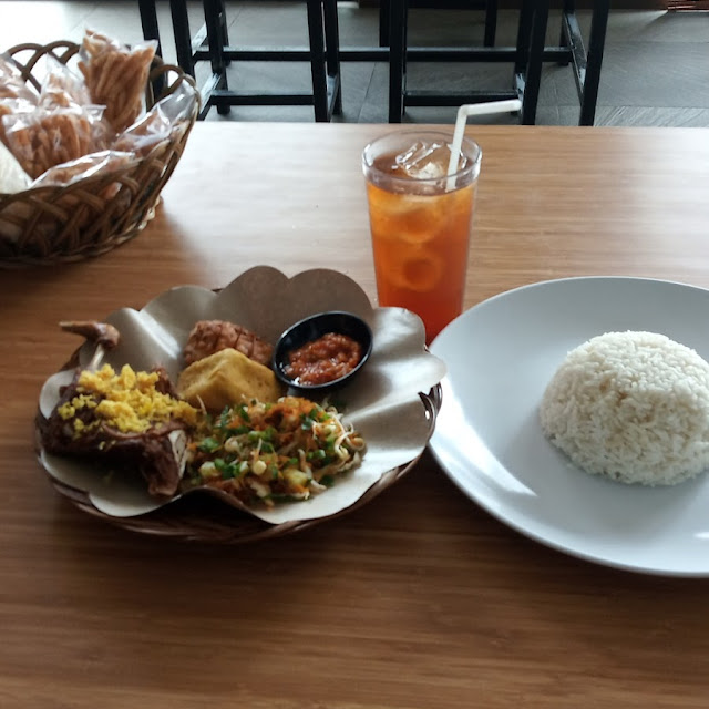 Bebek Jomblo Es Teh Manis