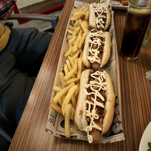 Half a Meter Hotdog