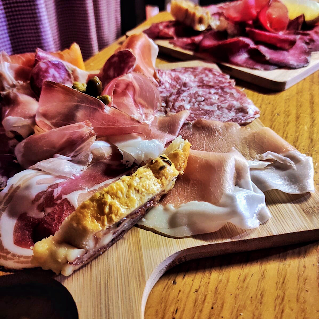 Antipasto Con Salumi Tipici Nostrani