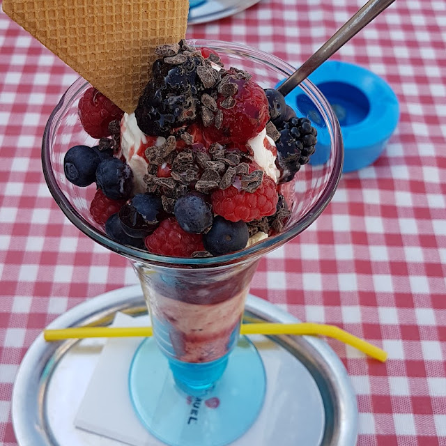 Waldfruchtbecher