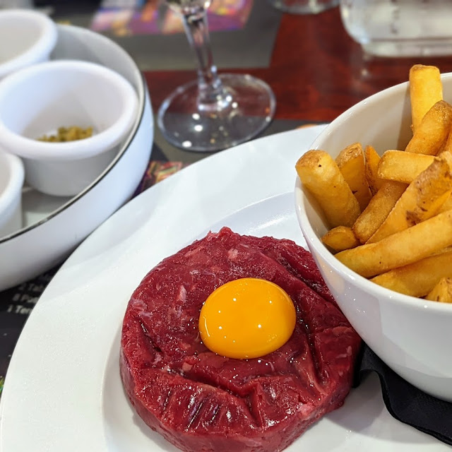 Tartare de Boeuf Avec Ses Frites