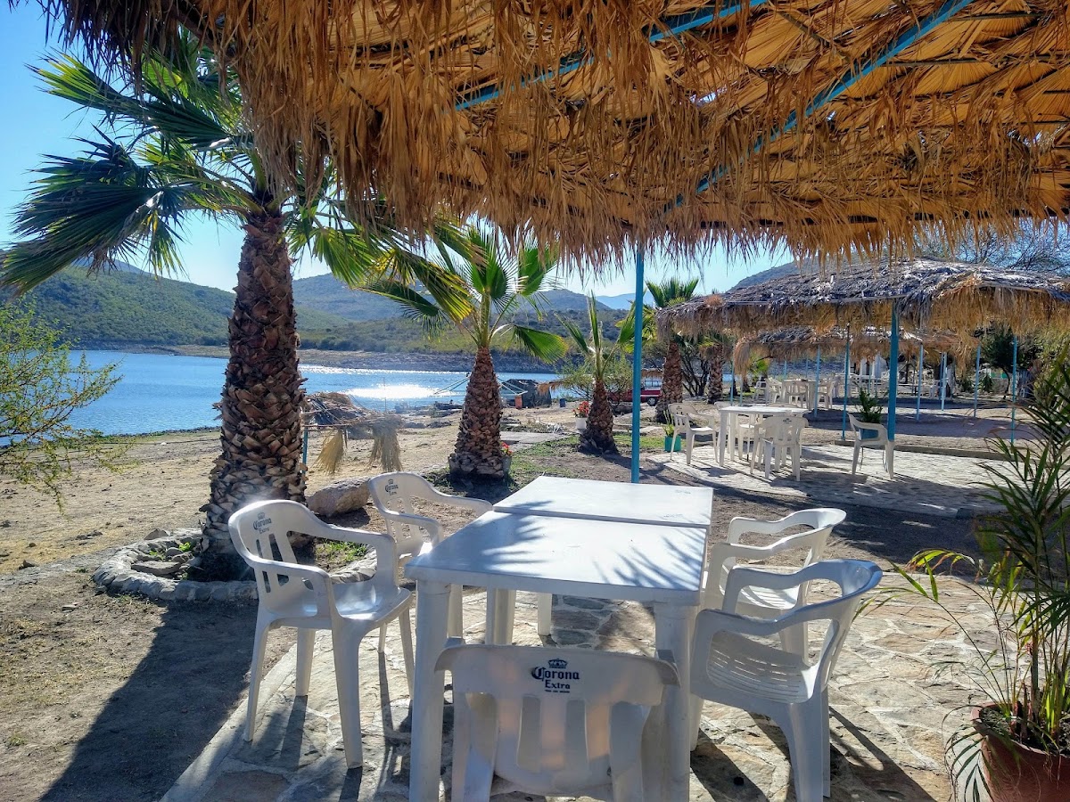 Presa Colón-Restaurante-Turismo