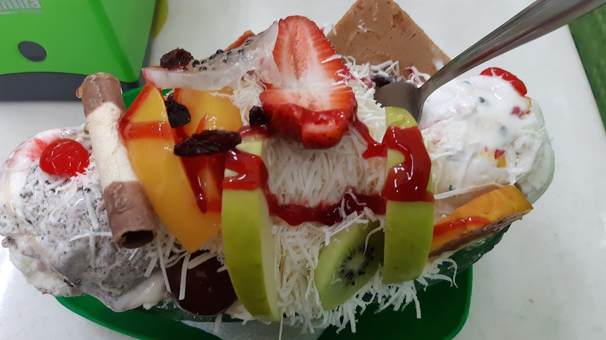 Frutería & Comidas Rapidas La Uvita