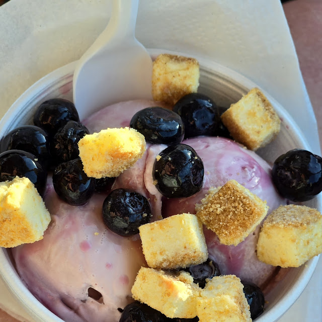 Blueberry Cheesecake Sundae with Blueberry Ice Cream