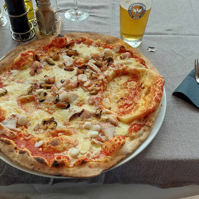 Pizza Salsiccia Mit Extra Käse