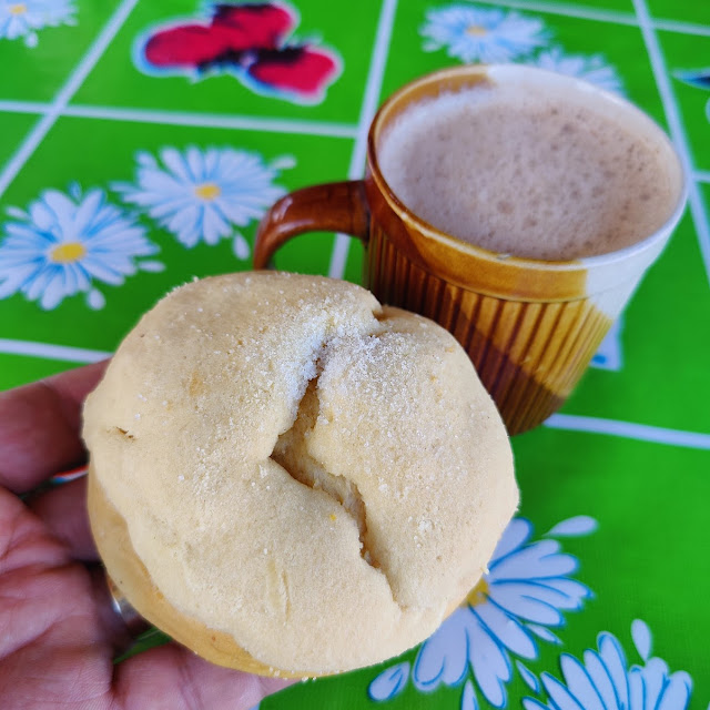 Pan de Dulce Y Chocolate de Leche