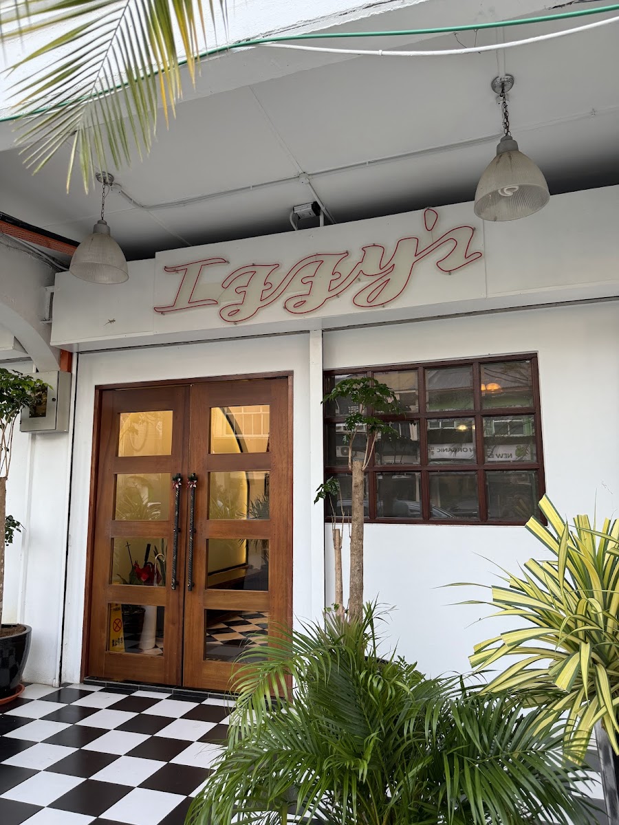 Izzy's
