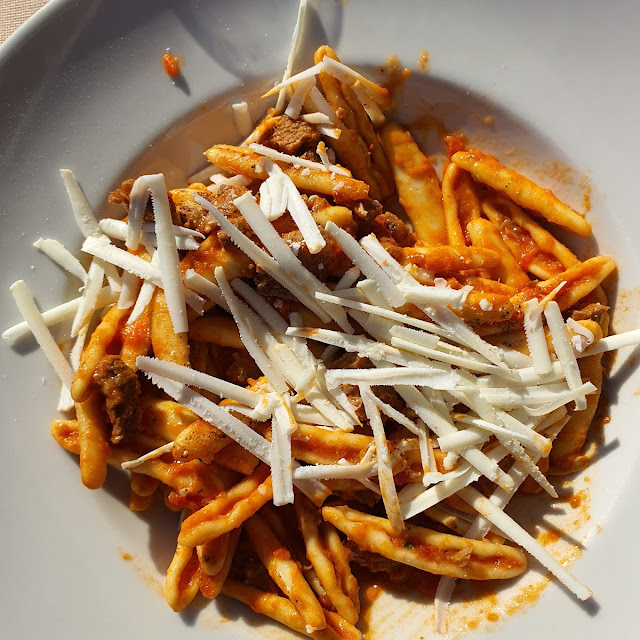 Pasta Minchiareddhi Con Sugo E Formaggio Cacio Cavallo