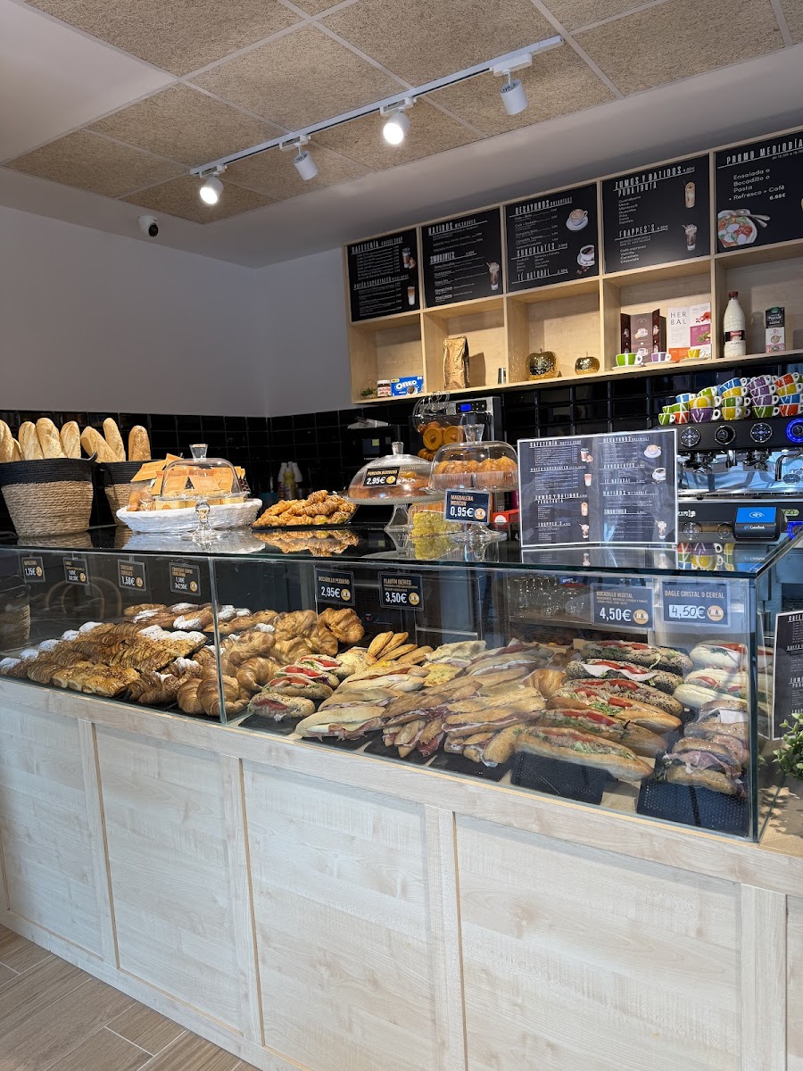 Vivari coffee & Bakery