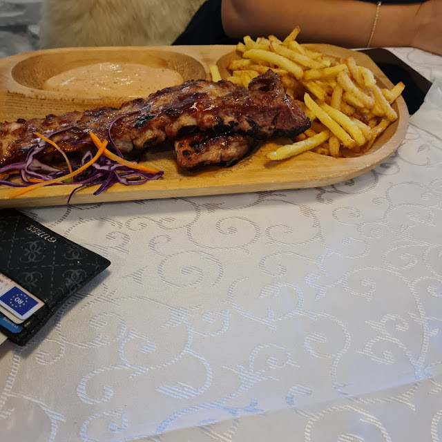 Coaste De Porc Cu Cartofi Prajiti