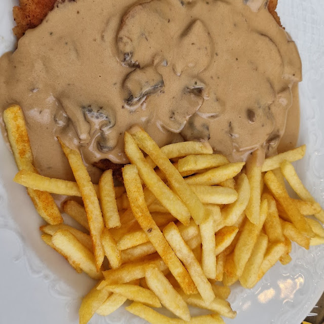 Putenschnitzel Mit Rahm Soße