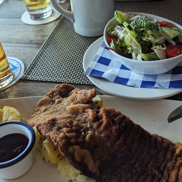 Wiener Schnitzel Mit Salzkartoffeln
