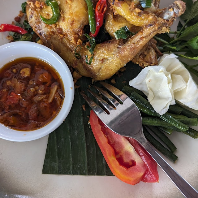 Ayam Goreng Kemiri