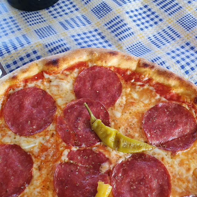 Salami Pizza Napoli