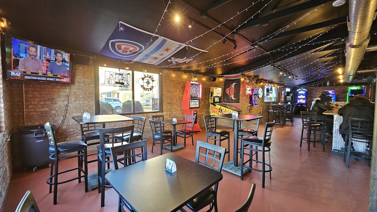 Nikki's Cafe & Bar