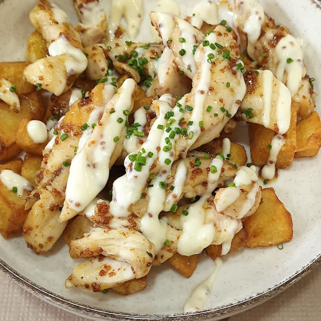 Lágrimas de Pollo Con Salsa de Mostaza Con Miel