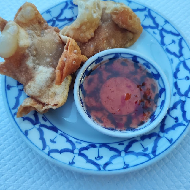 Wantan Et Sauce Aigre Doux