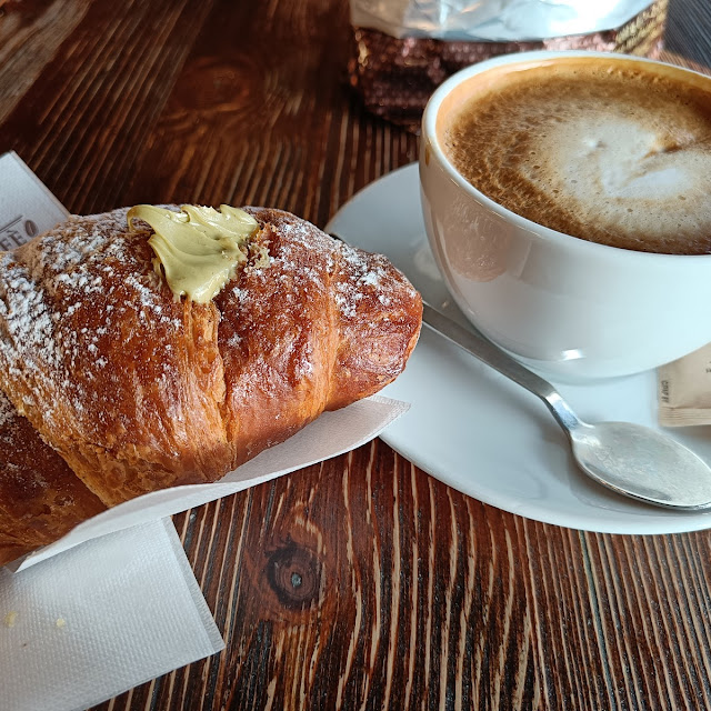 Cappuccio E Brioches