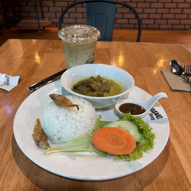 Nasi Putih Ayan Masak Lemak
