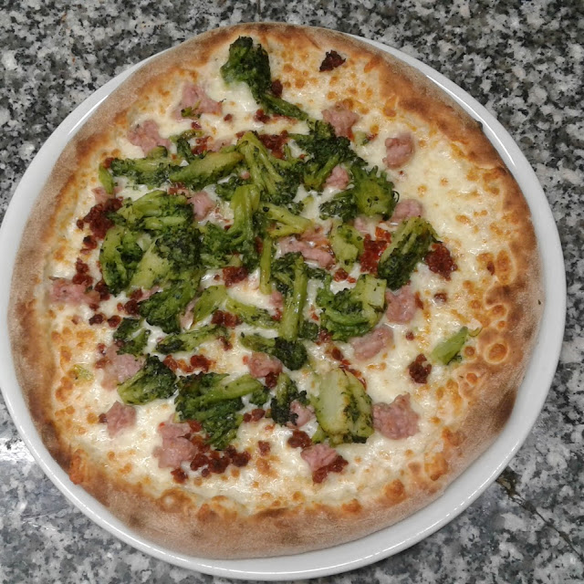 Pizza Che Broccoli Salsiccia E Capuliato