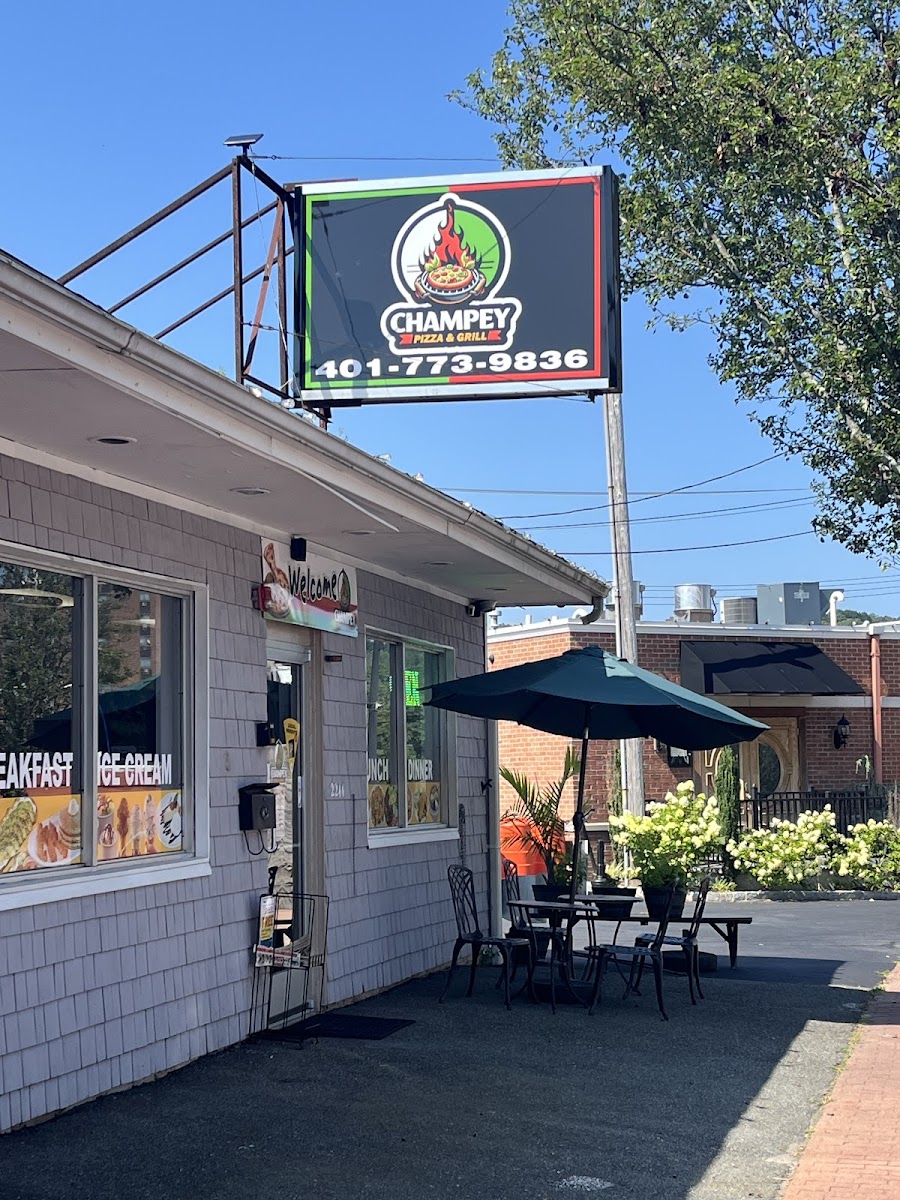 Champey Pizza & Grill