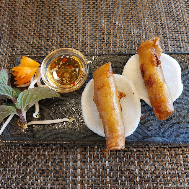 Frittierte Reispapierröllchen Mit Limettendip