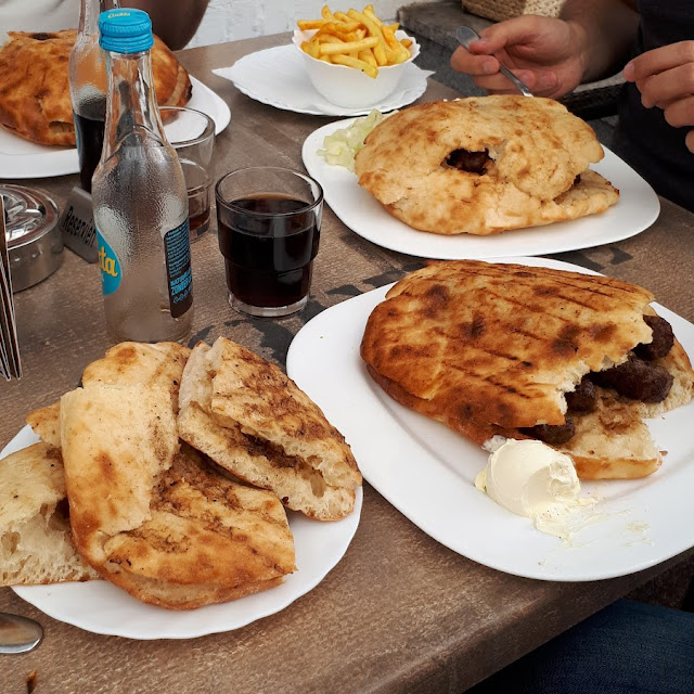 Ćevapi U Somunu