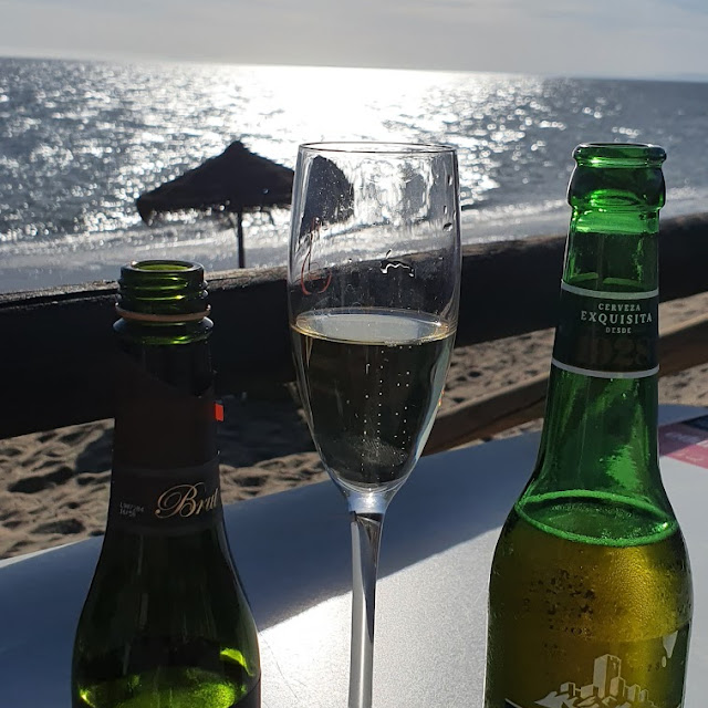 Oliven Cava Und Bier Aus Jaen