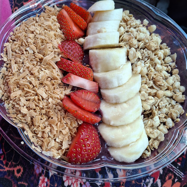 Strawberry and Banana Acai Bowl