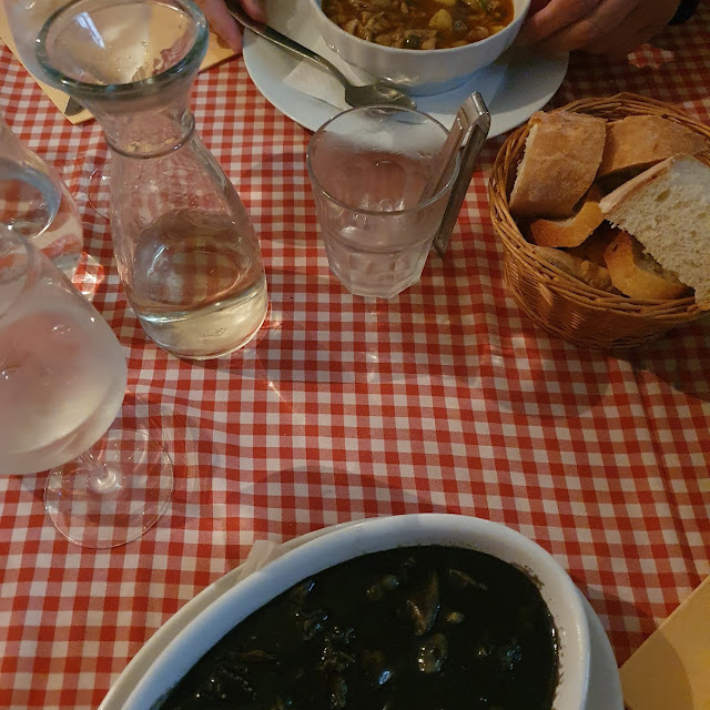 Tintenfischeintopf
