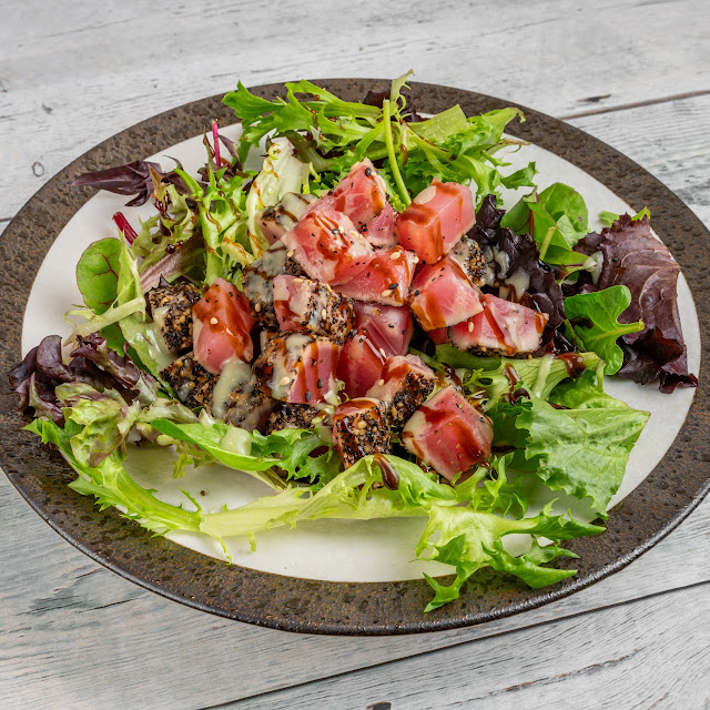 Seared Pepper Tuna Salad