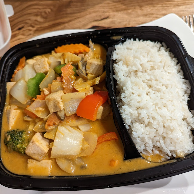 T86 Tofu Mit Gemüse Thai Curry Und Kokosmilch