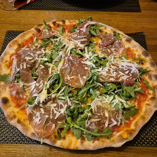 Pizza Schinken Rucola