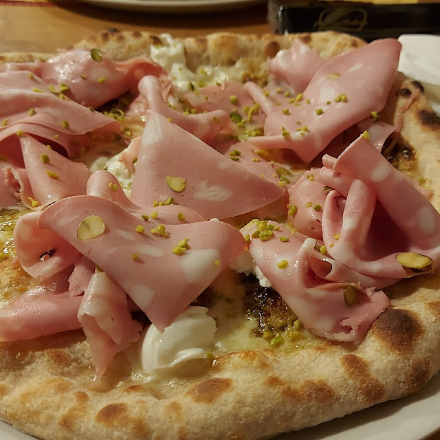 Pizza Pistachio Mortadella