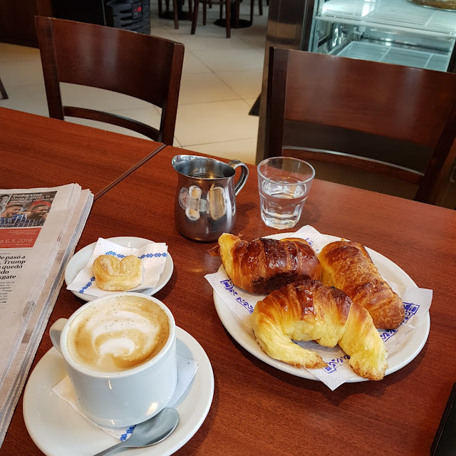 Café Con Leche Con Medias Lunas