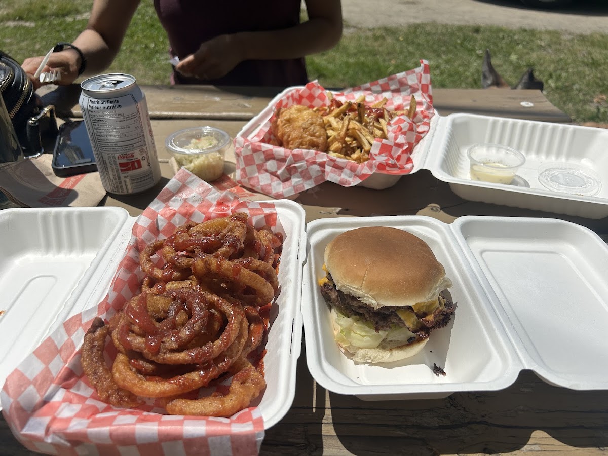 Mum's Canteen & Take Out inc.