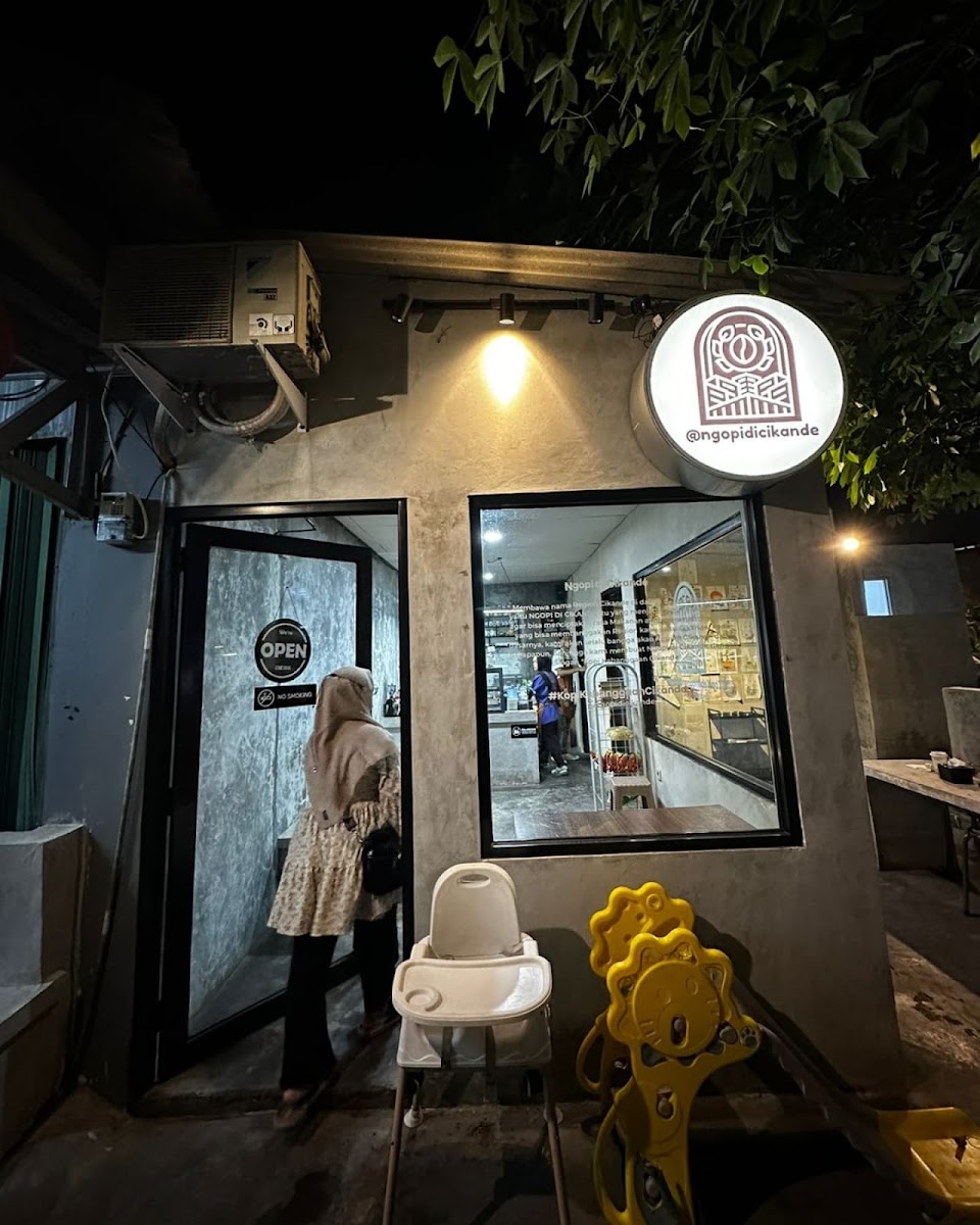NGOPI DI CIKANDE Cafe & Resto