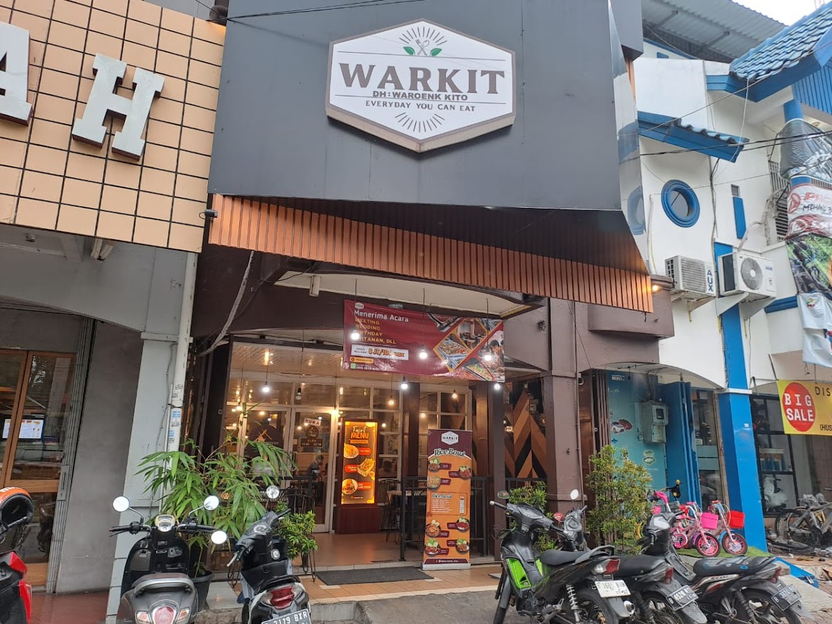 Waroenk Kito Taman Palem Lestari