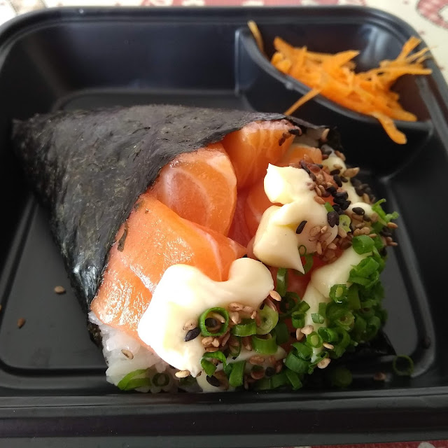 Temaki de Salmão Em Cubos