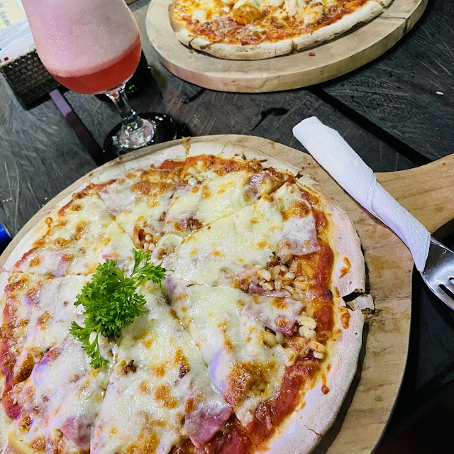 Customized Pizza with Ham and Corn