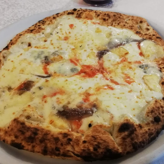 Pizza 4 Formaggi E Acciughe