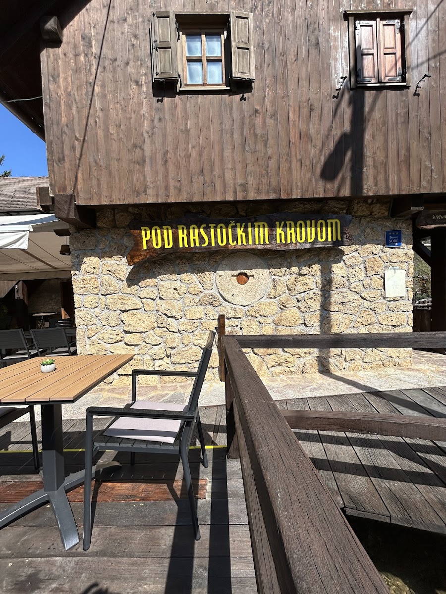 Konoba Pod rastockim krovom