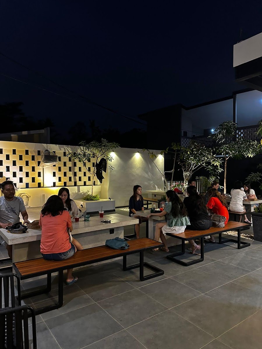 RG’S coffee and space