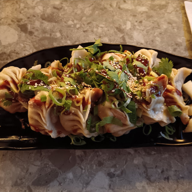 Gyoza Mit Schweinefleisch Und Mais Füllung