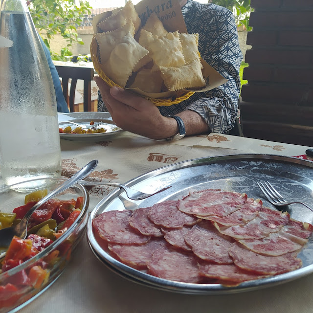 Gnocco Fritto Con Salumi E Verdure sott'olio